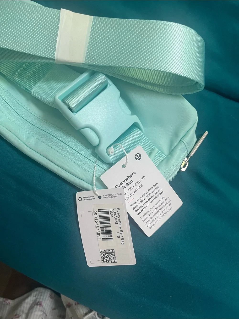 lululemon athletica Mint Green Zip Pouch crossbody bag NWT